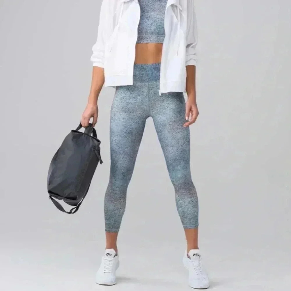 Lululemon final lap crop 23”